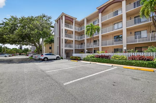 Delray Beach, FL 33484,6193 Pointe Regal CIR 402