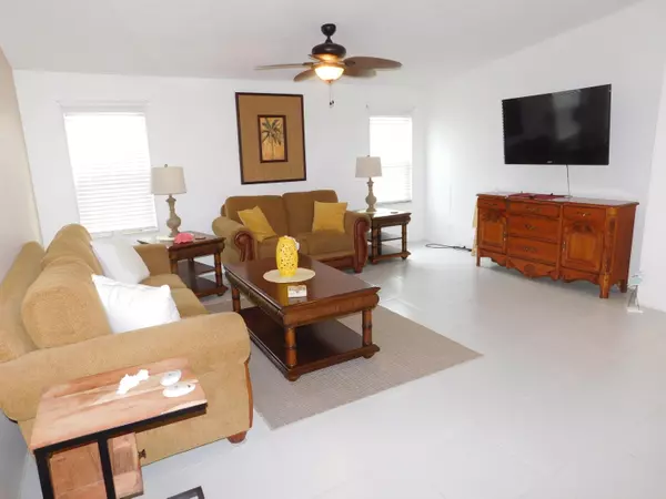 Port Saint Lucie, FL 34952,8391 Delphinium CT