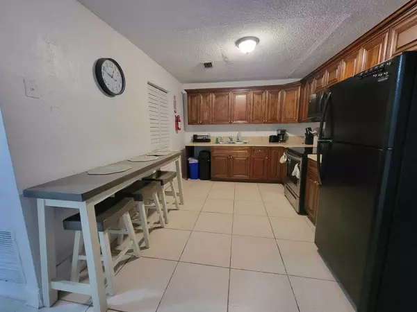 2759 NW 58th TER, Lauderhill, FL 33313