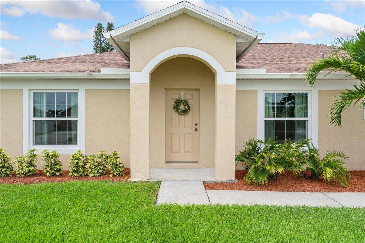 Port Saint Lucie, FL 34953,516 SW Crawfish DR