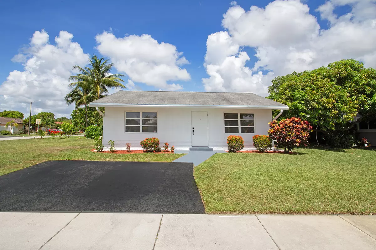 Tamarac, FL 33321,7609 NW 70 AVE