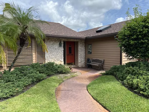 Jupiter, FL 33469,14 Paddock CIR