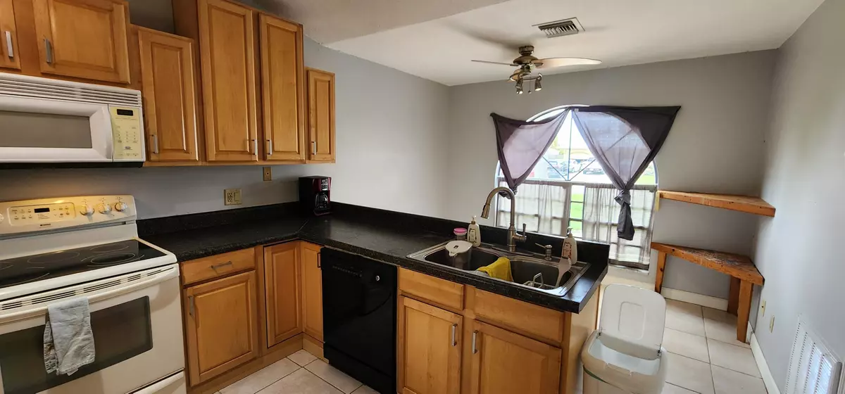 Port Saint Lucie, FL 34952,2557 SE Lyman CIR