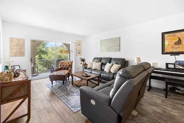 Boca Raton, FL 33431,250 NE 20th ST 3210