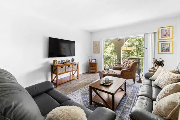 Boca Raton, FL 33431,250 NE 20th ST 3210