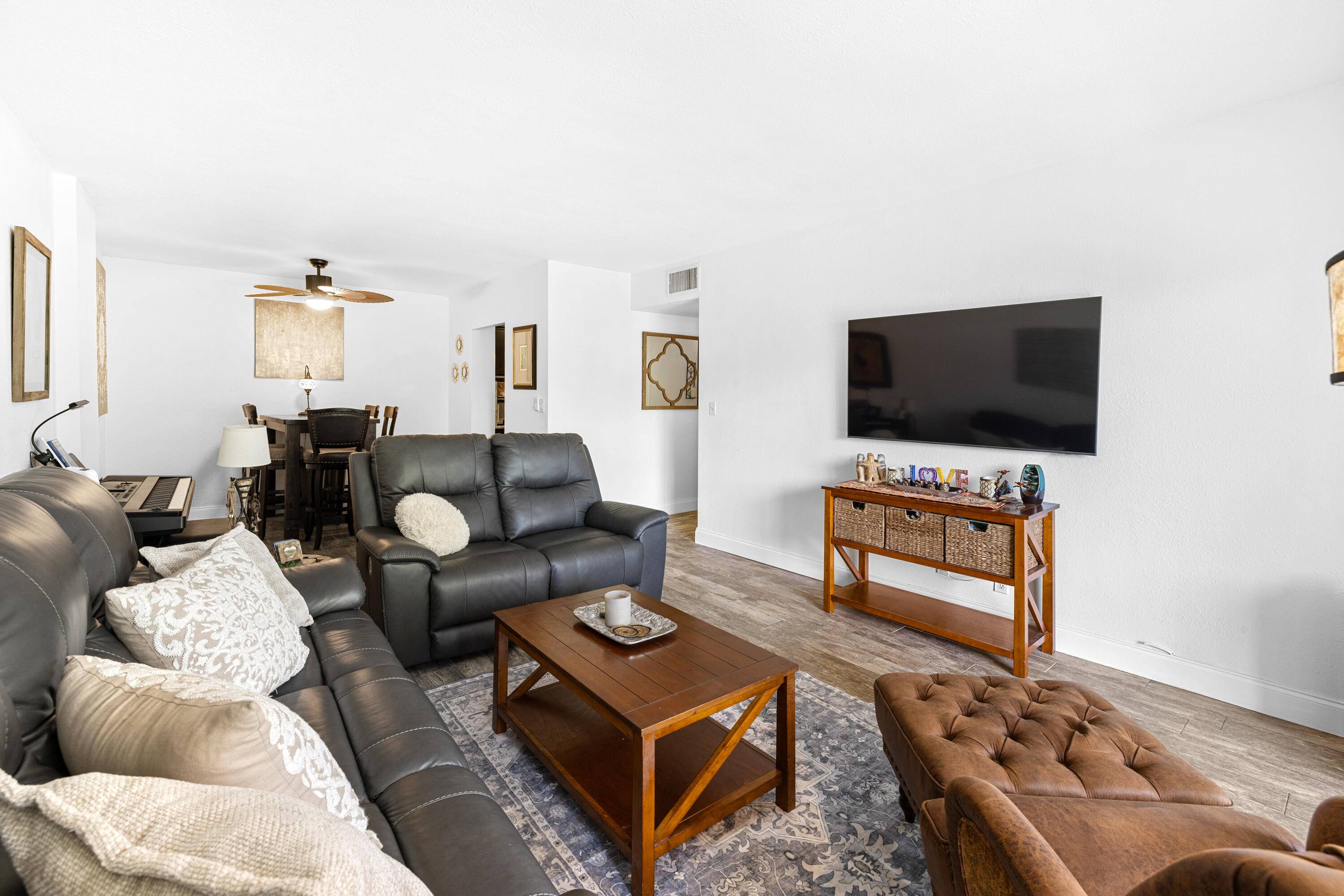 Boca Raton, FL 33431,250 NE 20th ST 3210