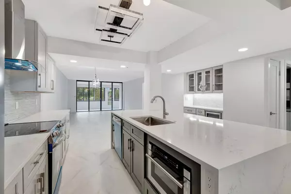 6420 Boca Del Mar DR 104, Boca Raton, FL 33433