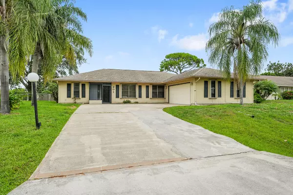 201 SE Volkerts TER, Port Saint Lucie, FL 34983