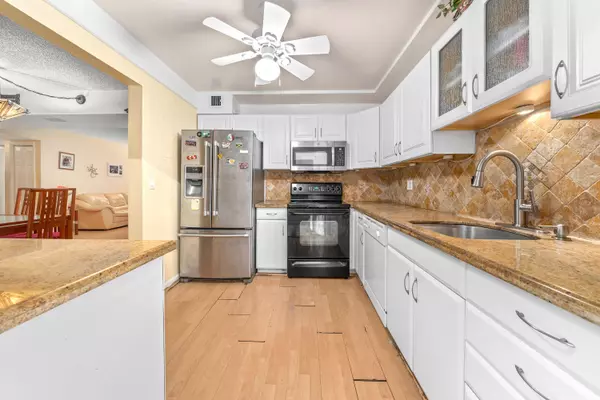 Boca Raton, FL 33486,628 NW 13th ST 11