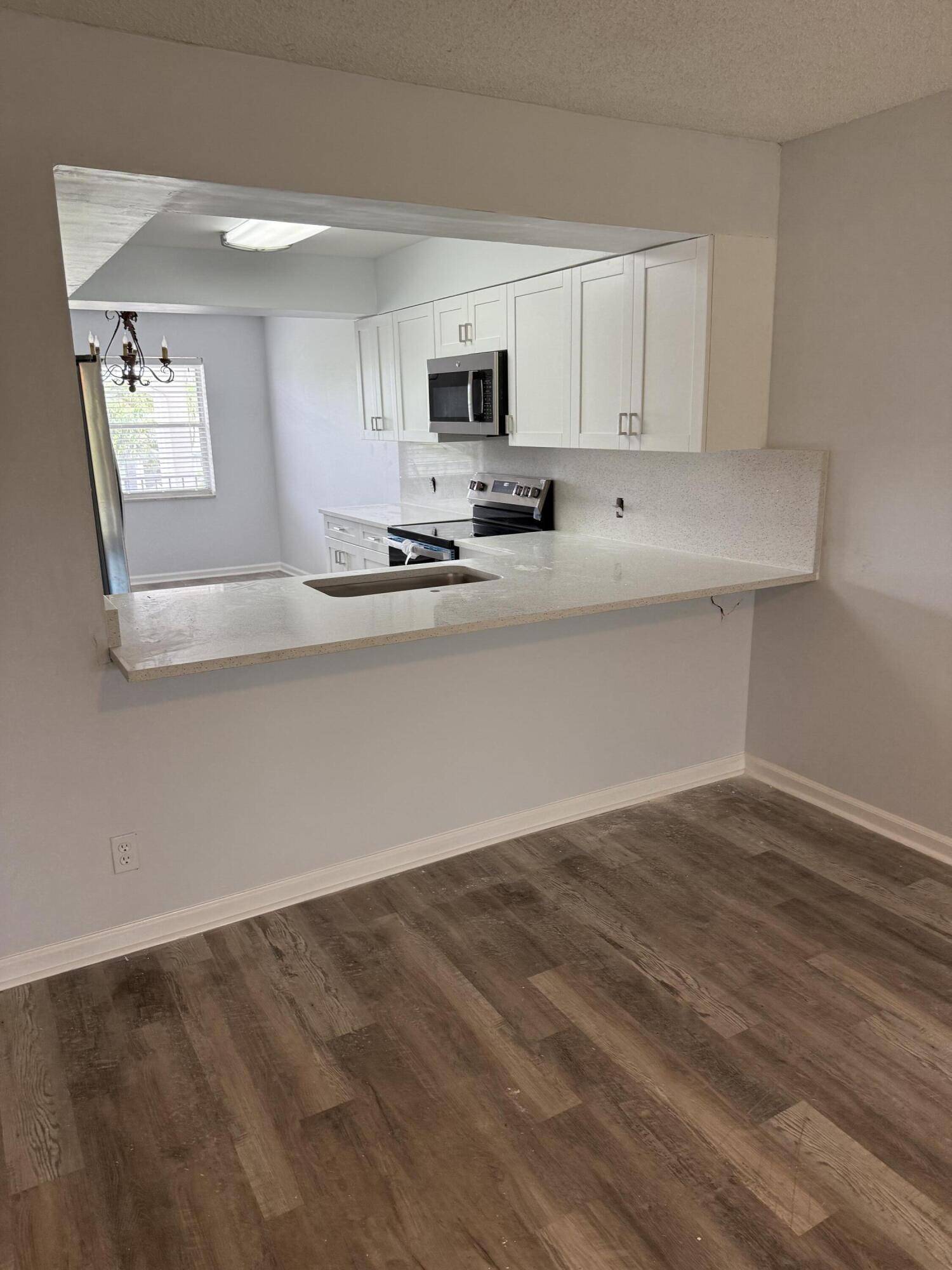 Palm Beach Gardens, FL 33410,3111 Gardens East DR 31