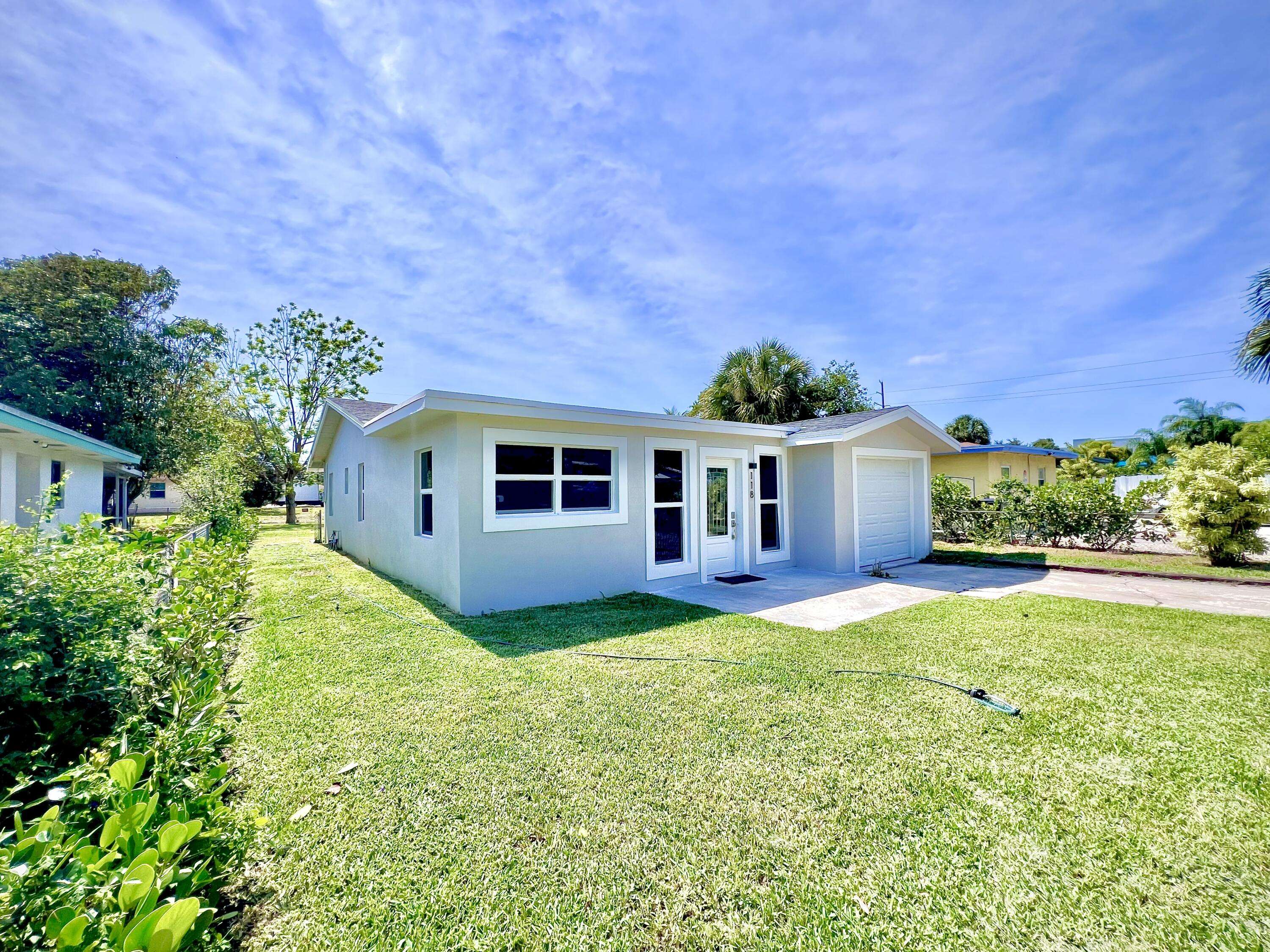 118 SW 9th AVE, Delray Beach, FL 33444