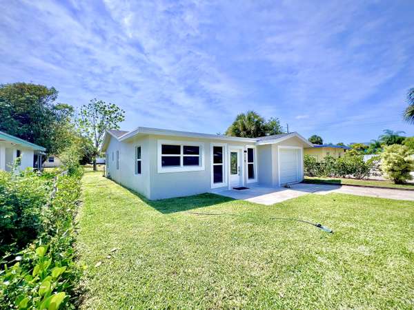 118 SW 9th AVE, Delray Beach, FL 33444