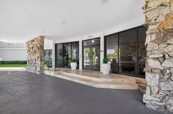 North Palm Beach, FL 33408,336 Golfview RD 905