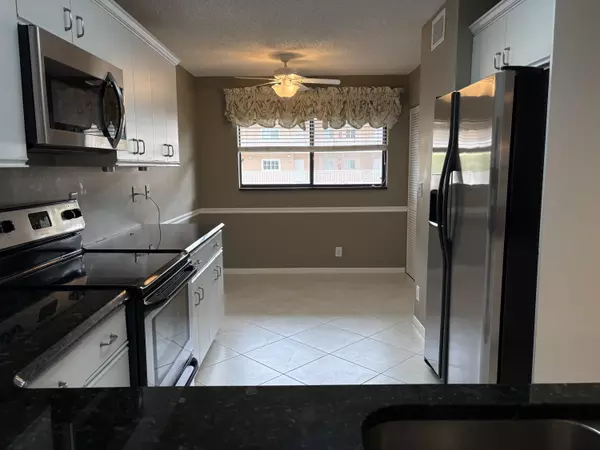 Lake Worth, FL 33467,4725 Lucerne Lakes BLVD 210