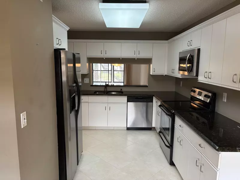 4725 Lucerne Lakes BLVD 210, Lake Worth, FL 33467