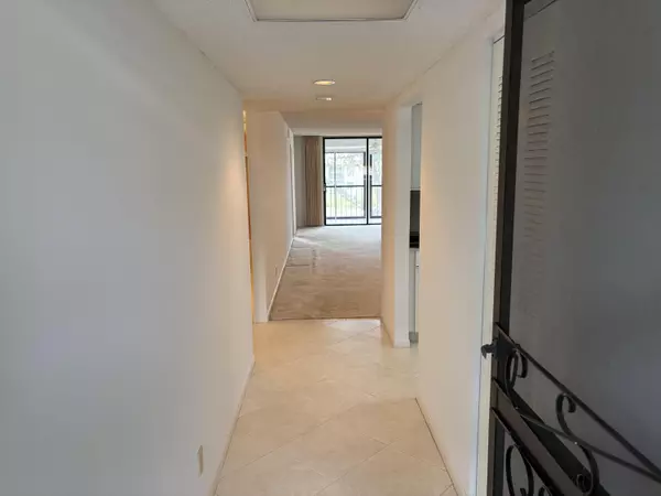 Lake Worth, FL 33467,4725 Lucerne Lakes BLVD 210