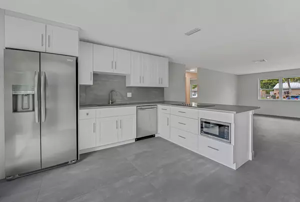 4806 Gladiator CIR, Greenacres, FL 33463