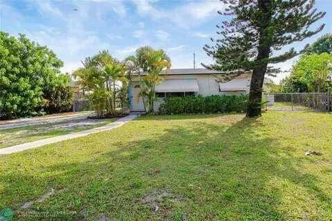 1226 S H Street, Lake Worth Beach, FL 33460