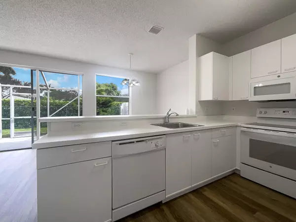 Pembroke Pines, FL 33028,15117 NW 8th ST