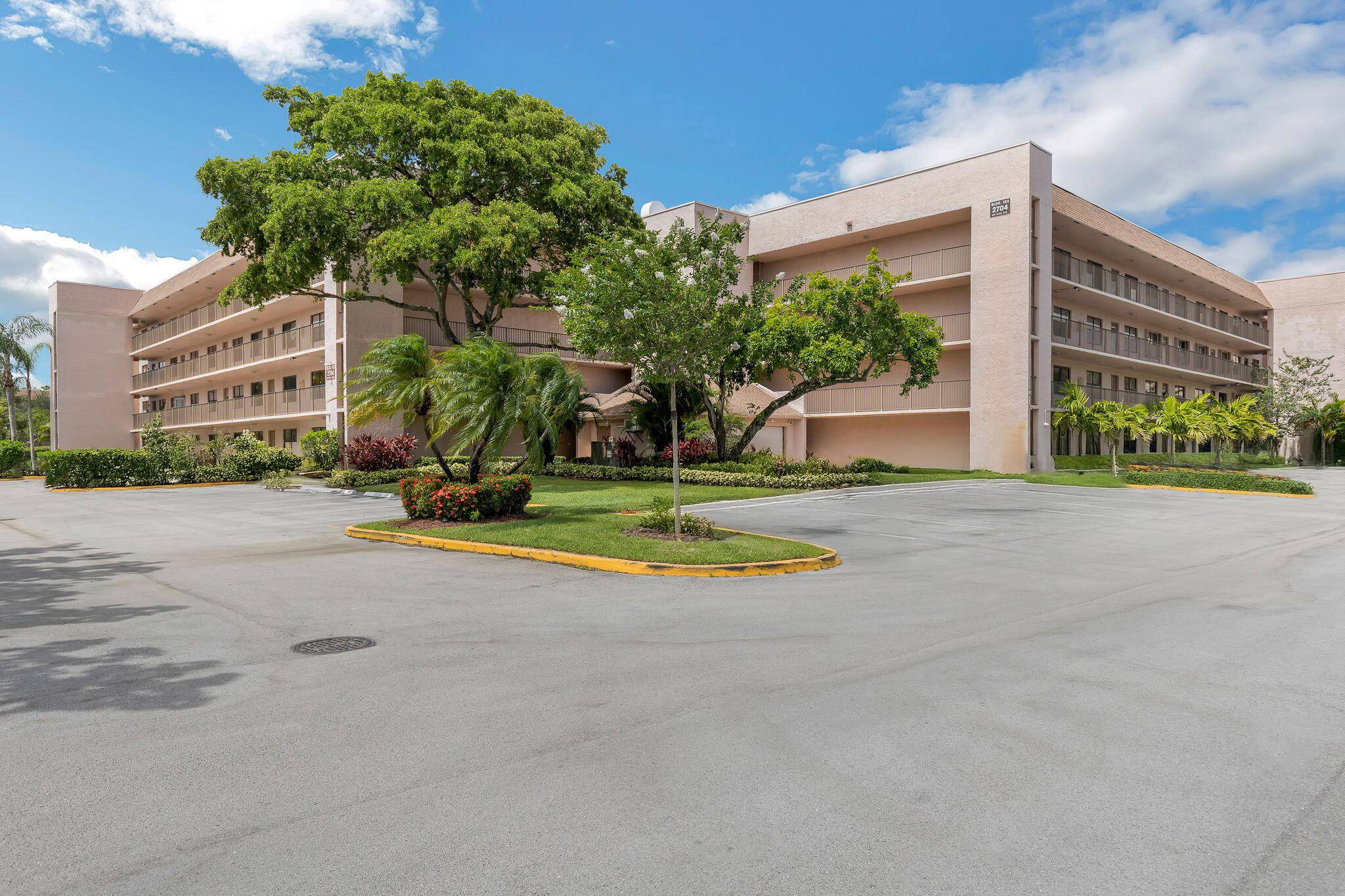 2704 NW 104th AVE 401, Sunrise, FL 33322