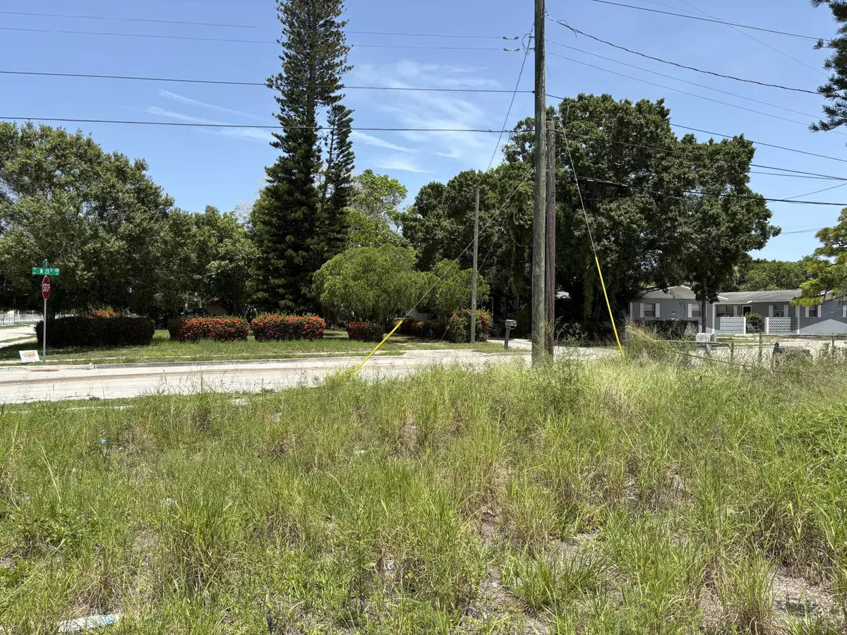 Fort Pierce, FL 34950,915 N 21st ST