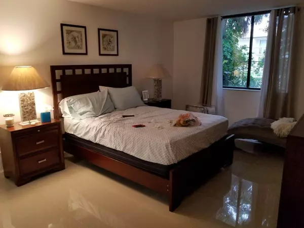 Deerfield Beach, FL 33441,733 SE 1st WAY 105