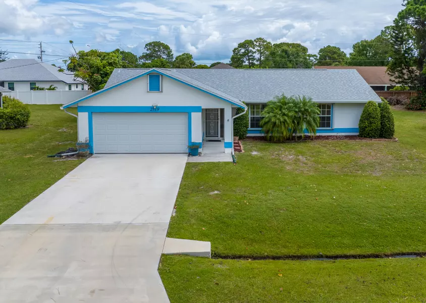 2719 SE Helms AVE, Port Saint Lucie, FL 34952