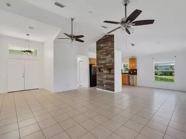 Vero Beach, FL 32967,8020 E 98th AVE