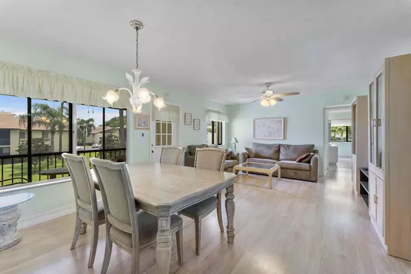 301 Knotty Pine CIR C-2, Greenacres, FL 33463