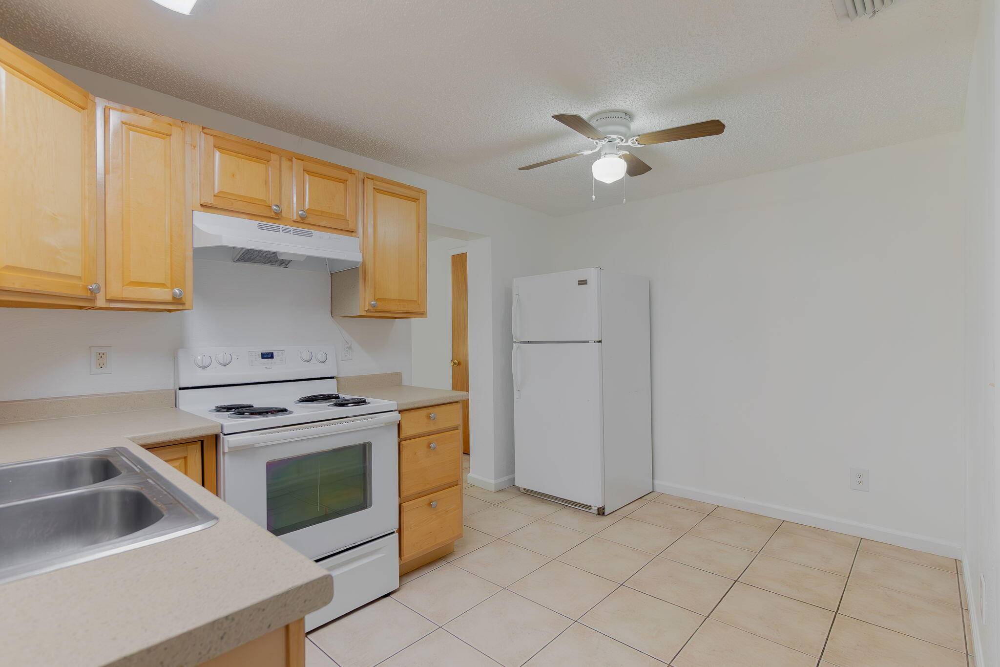 Stuart, FL 34997,4943 SE Flounder AVE 4943