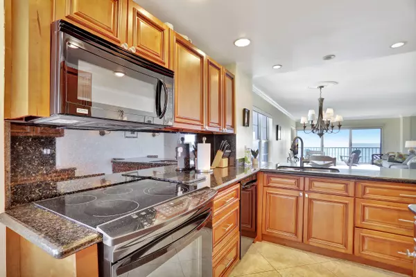 Hillsboro Beach, FL 33062,1021 Hillsboro Mile 1108