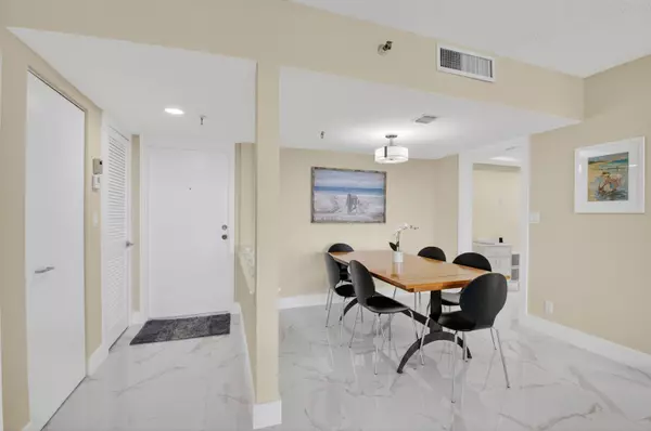 Boca Raton, FL 33434,6895 Willow Wood DR 1076