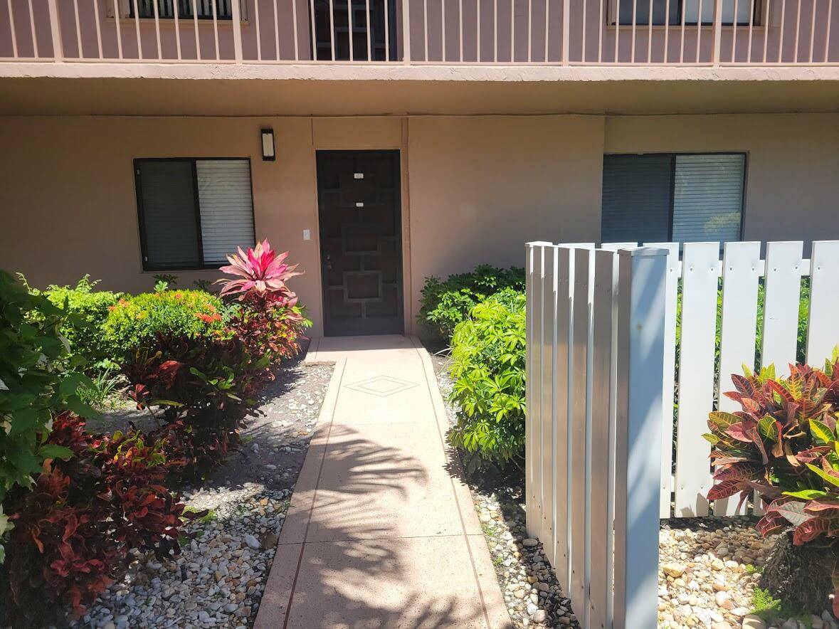 Delray Beach, FL 33446,7301 Amberly LN 102