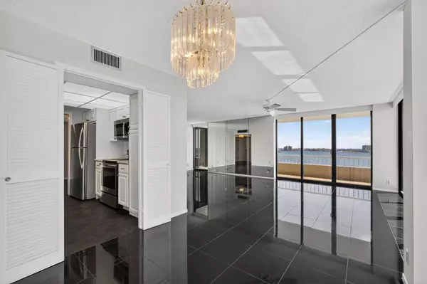 Singer Island, FL 33404,5540 N Ocean DR 17 D
