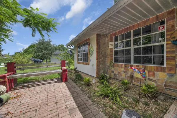 Port Saint Lucie, FL 34953,1742 SW Hampshire LN