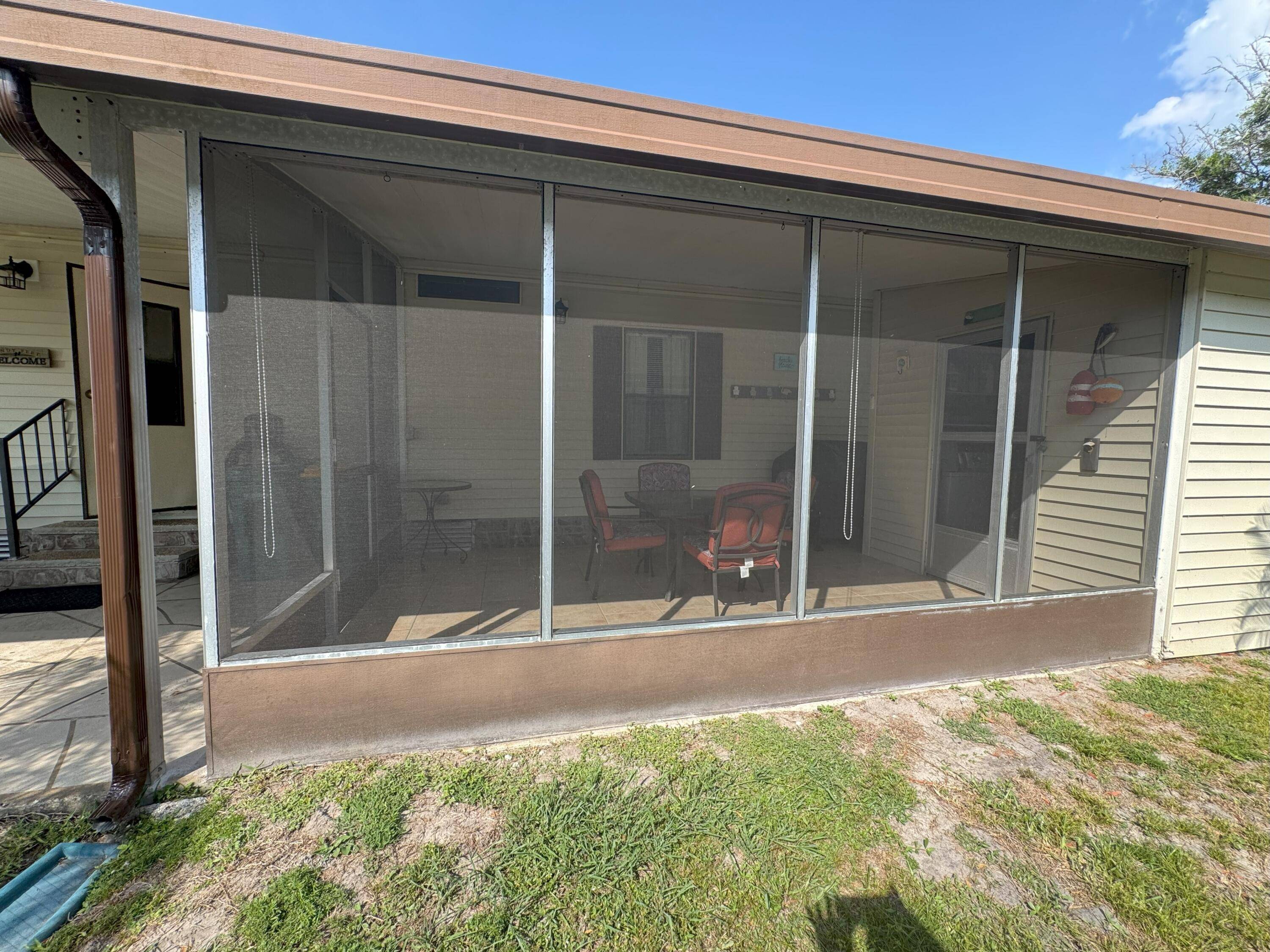 Barefoot Bay, FL 32976,905 Dogwood DR