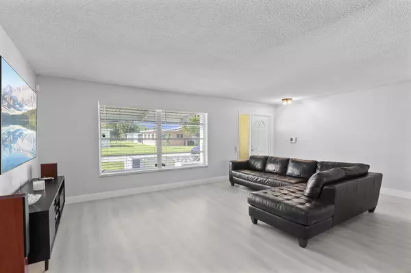 Tamarac, FL 33321,7011 NW 58th ST