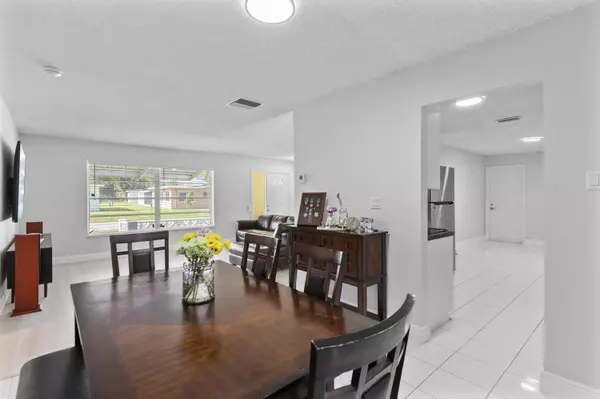 Tamarac, FL 33321,7011 NW 58th ST