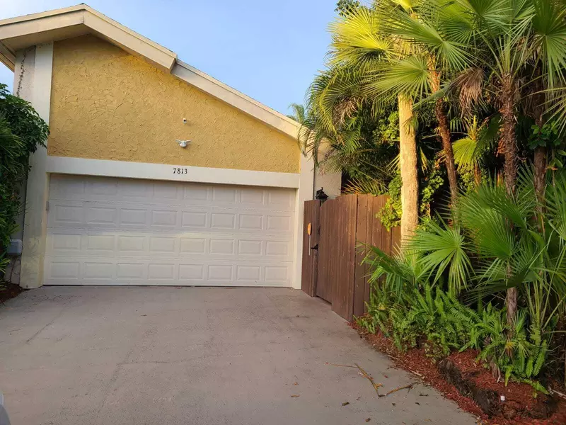 7813 W Kenway PL, Boca Raton, FL 33433