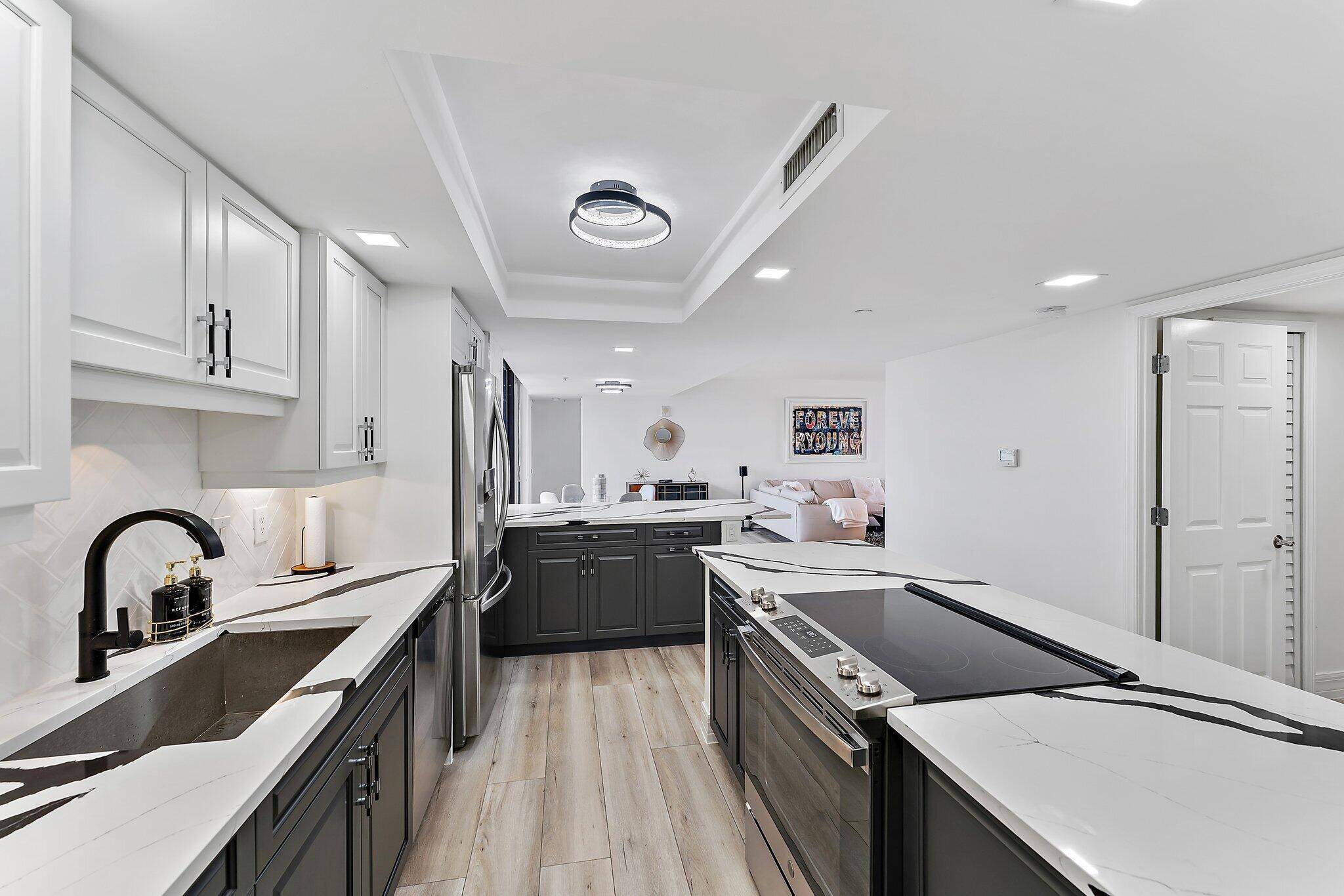 Singer Island, FL 33404,3000 N Ocean DR 14-A