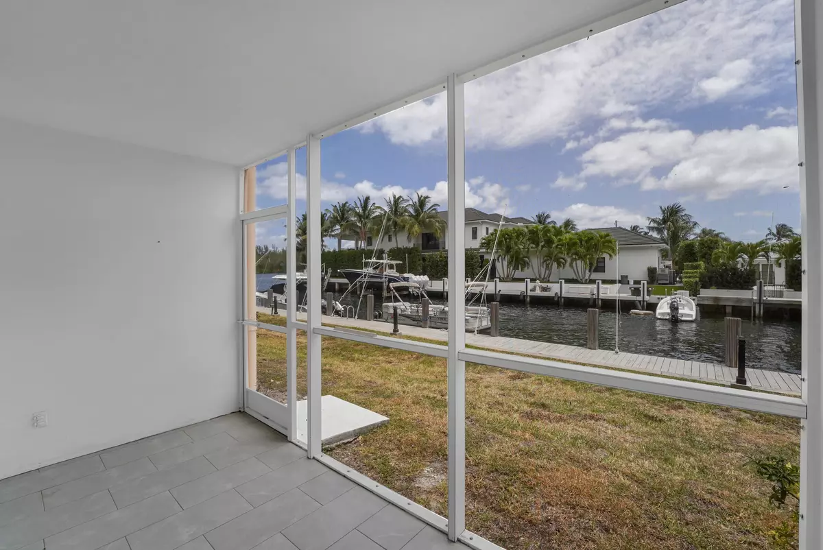 Boca Raton, FL 33431,750 NE Spanish River BLVD 102