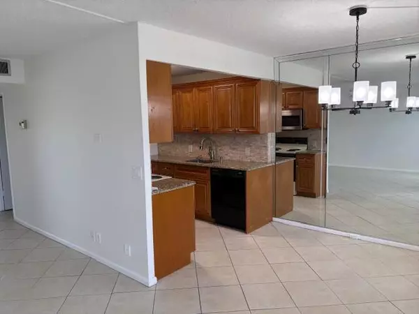 Boca Raton, FL 33434,2035 Exeter B 2035