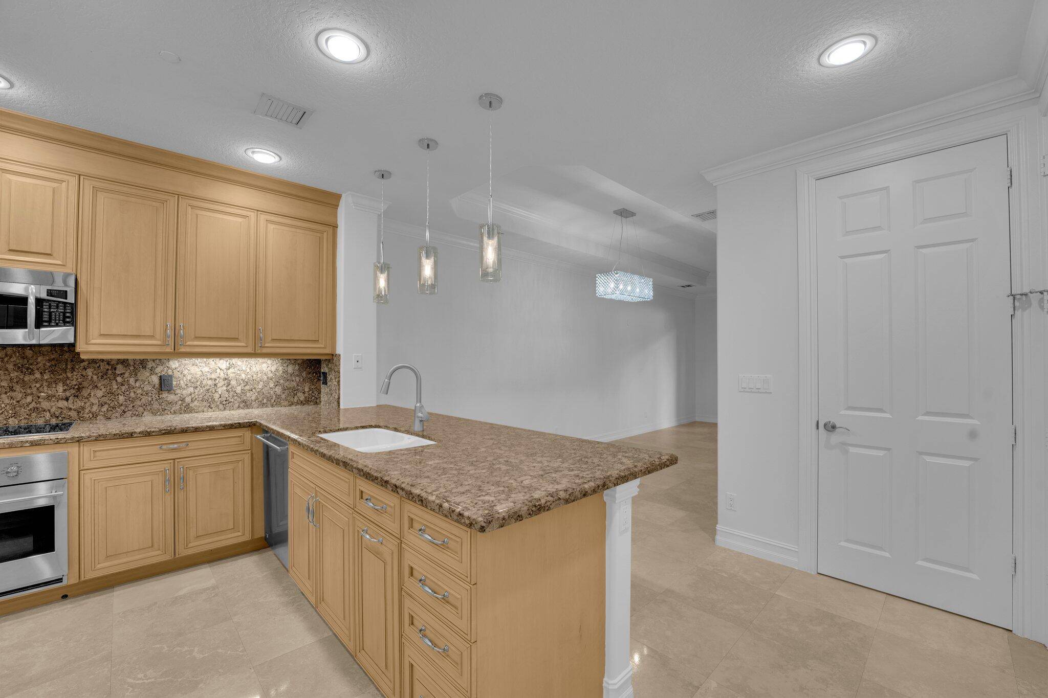 Lighthouse Point, FL 33064,3871 NE 22nd WAY