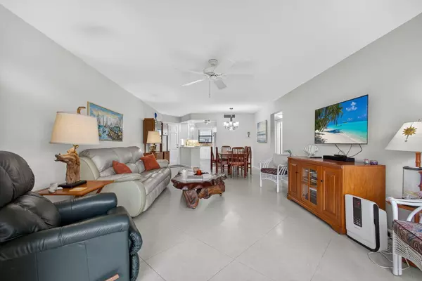 Jupiter, FL 33477,755 Saturn ST C105