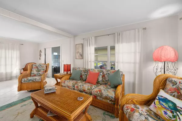 Stuart, FL 34997,4300 SE Saint Lucie BLVD 107