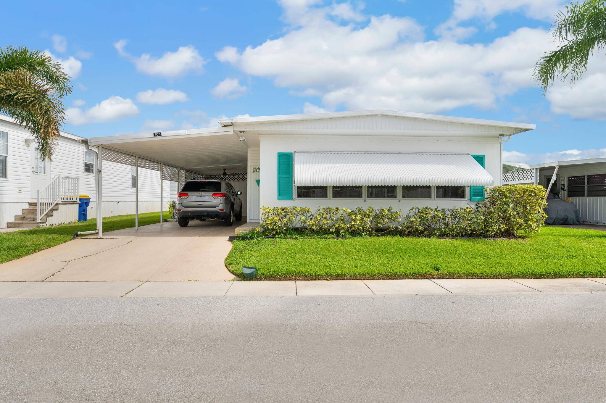 Stuart, FL 34997,4300 SE Saint Lucie BLVD 107