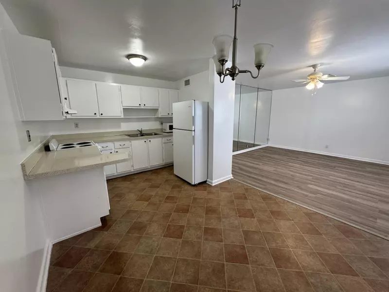 810 Lake Shore DR 37, Lake Park, FL 33403