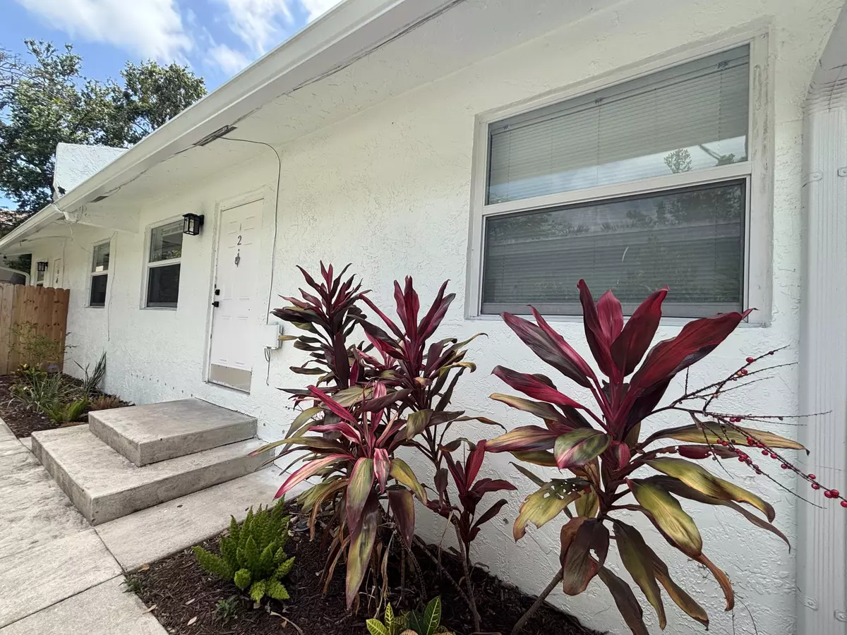 Fort Lauderdale, FL 33316,880 SE 12th ST 2