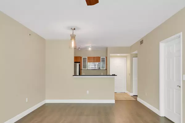 Boynton Beach, FL 33435,700 E Boynton Beach BLVD 407