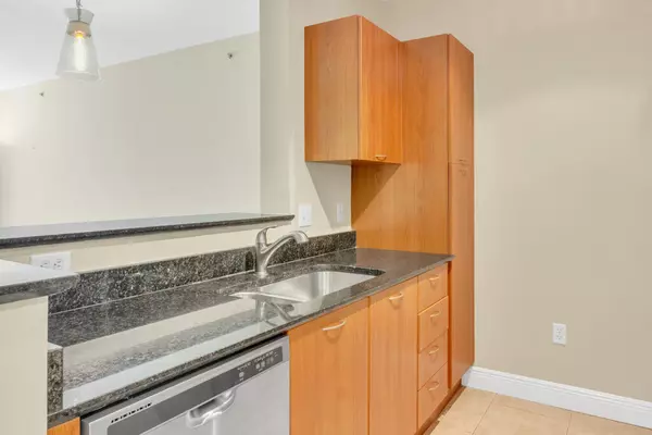 Boynton Beach, FL 33435,700 E Boynton Beach BLVD 407